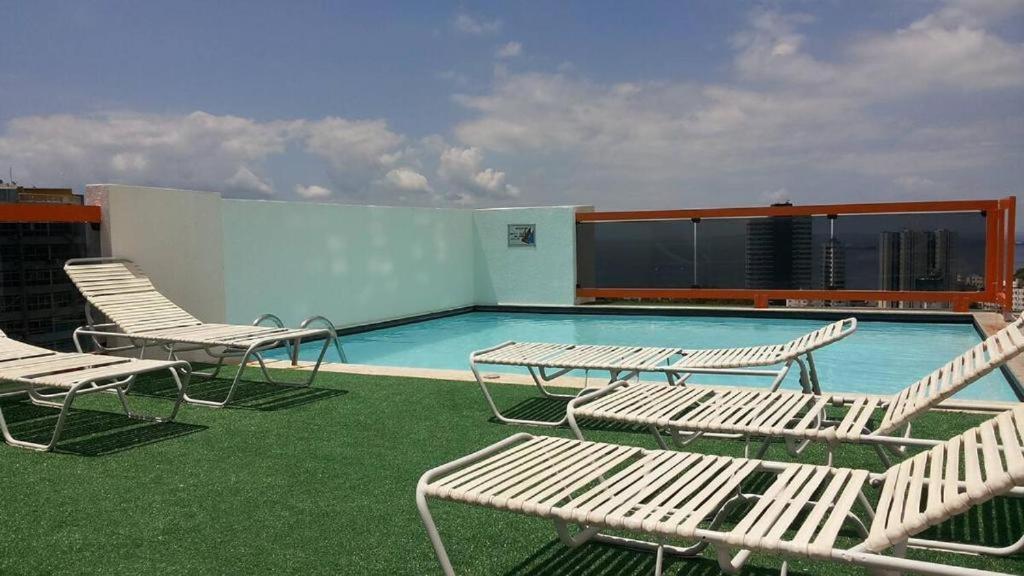 Maravilhoso Apartamento 2 Quartos Com Ofuro Porto Da Barra Salvador Summer Barra Flat Exterior foto